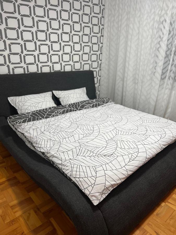 Mona Apartment Taxi#Airport #Parking#Bucharest#Therme Otopeni Dış mekan fotoğraf